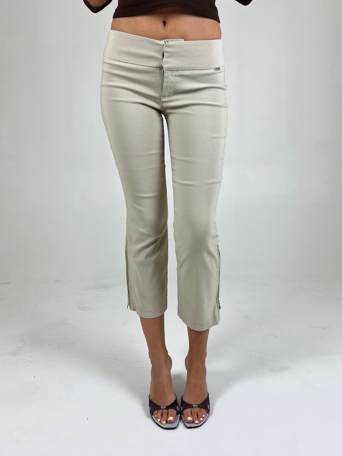 Guess Capri Pants